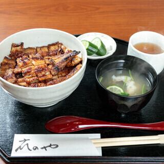 【人気No.1】外はパリッと中はふんわり◎骨から煮込んだタレが絶品♪名物あなごめし2600円(税込)