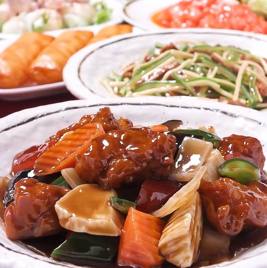 All-you-can-eat and all-you-can-drink 100 kinds of authentic Chinese food for 2 hours 3600 yen ♪