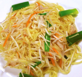 Bean sprouts fried noodles