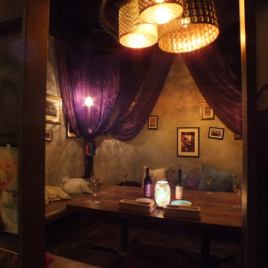 Behind the secret record shelf is a completely private secret room that can be used by about 10 to 15 people.[Private room Machida all-you-can-drink birthday]