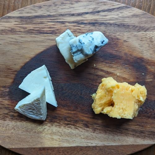 チーズ盛り合わせ３種