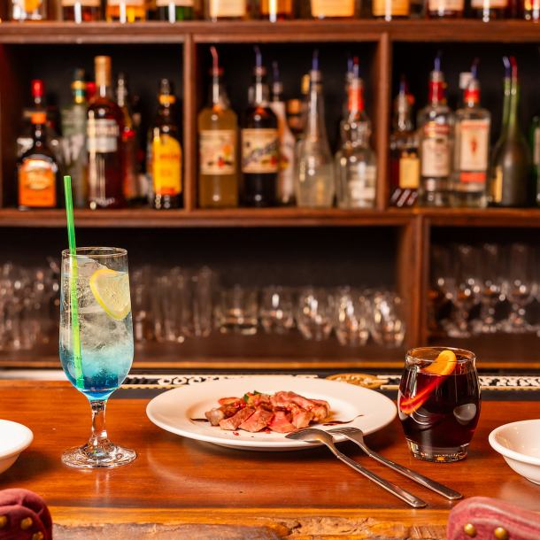 お酒をあまり飲んだことがなかったり、気になるけどわからないがありましたら是非カウンターへ初めてに丁寧にお答えしますので安心して色々試してみてください