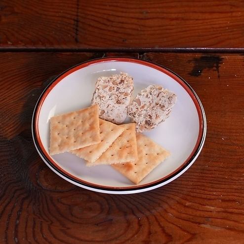 ナッツとレーズンのチーズパテ