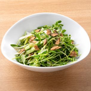 Bean sprouts salad with sesame oil