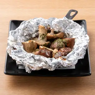 Thick, meaty shiitake mushrooms baked in foil