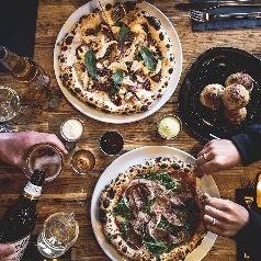 【PIZZA LABOコース】 人気の肉料理とピッツァのハーフ&ハーフ7品2H【飲放】付5000円