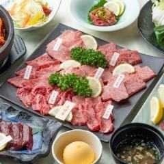 아야 코스 오자키 쇠고기 유케 등 12 품 요리 만 9,000 엔 (세금 포함) ※ 1 음료 포함