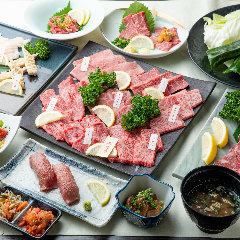 極限套餐：包括牛肉生魚片和稀有菜餚在內的15種菜餚僅需14,000日圓（含稅）*含1杯飲料