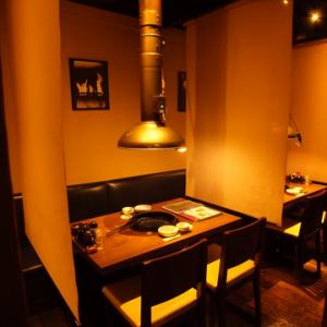 It can be used in various scenes such as a semi-private room date divided by curtains, a company banquet, a launch in a friend.Because it is a popular seat, we recommend early reservation.4 people ~
