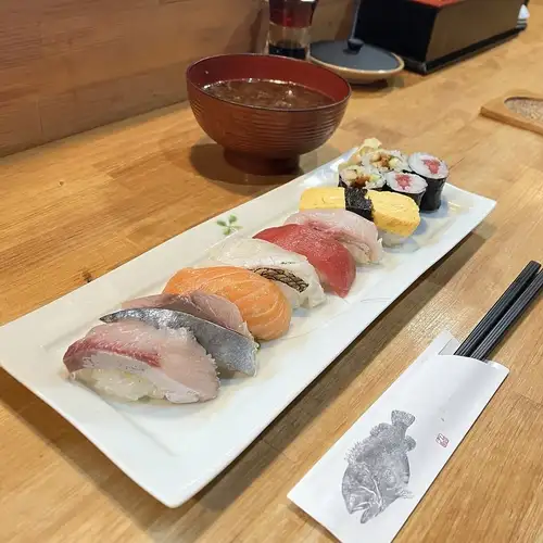 我們午餐時間營業！