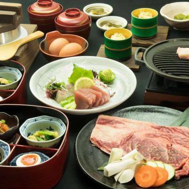 Enjoy Japanese black beef with a simple grilled ceramic plate.Tempura, sashimi, and rice cooked in a kettle are also "specialty ceramic plate grilling course"