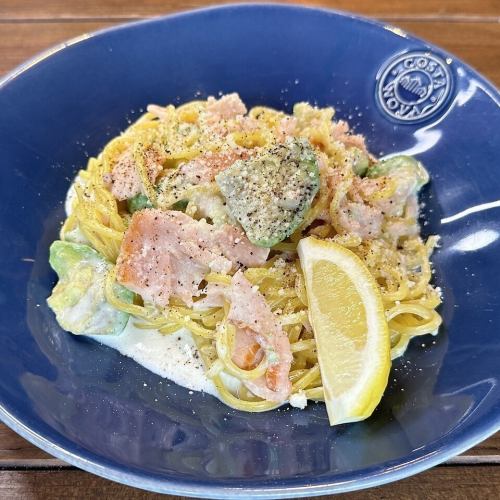 鮭魚酪梨奶油醬