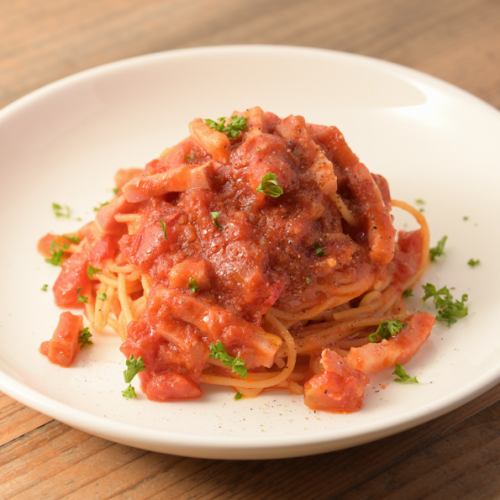 Arrabiata with thick-sliced bacon