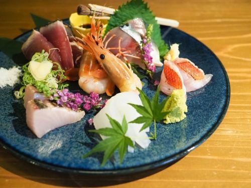 当店名物!ウオマル盛り