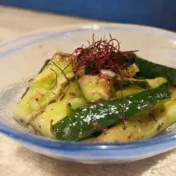 たたききゅうり梅肉和え