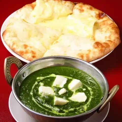 【とろーりチーズ】一度食べたらやみつきになる!焼きたてアツアツのたっぷりチーズナンは必食