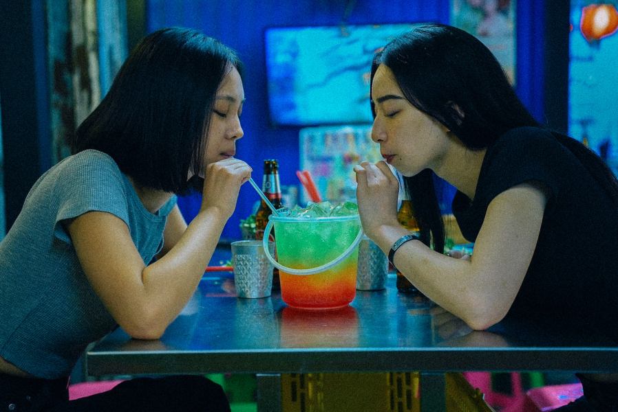 <享受女生之夜♪> 下次旅行，不妨和女生們一起來一場女生之夜吧！冰爽的「桶裝啤酒」是用吸管飲用的獨特啤酒。 <日比谷、有樂町、居酒屋、泰國菜、私人訂做、午餐、女生之夜、生日、歡迎/歡送會>