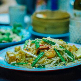 屋台料理の人気メニュー全6品〈タイ屋台梅コース〉　2.5時間飲み放題付き　4,980円(税込)