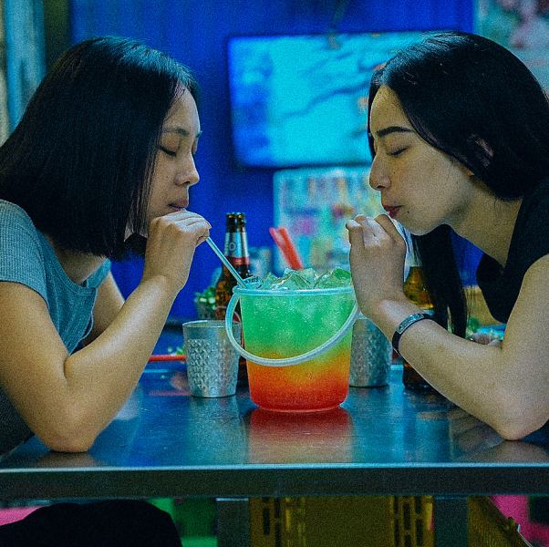 ≪女子会満喫♪≫女子だけで、次の旅行の計画立てながら女子会してみませんか??ひえっひえの“バケツビール”はストローで飲むちょっと珍しい他にはないビールですww≪日比谷 有楽町 居酒屋 タイ料理 貸切 ランチ 女子会 誕生日・歓送迎会≫