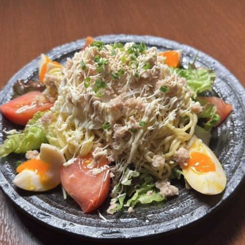 Minced chicken ramen salad