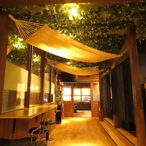 ≪告知≫~店内大リフォームしました~「泊まれないコテージ」をテーマにタープやハンモックの付いたキャンプコテージ風に大改造★