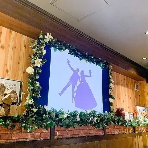 提供卡拉OK和電視顯示器！