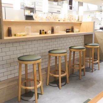 お一人からご利用なカウンター席完備★