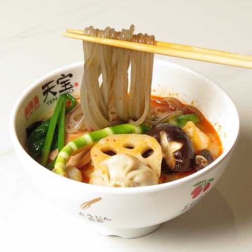 全て手作り。良質なさつまいもから作られた春雨。