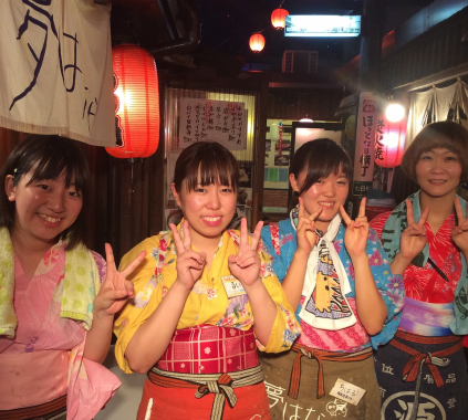 All the staff are full of energy! All of them will be wearing mini yukata in the summer!
