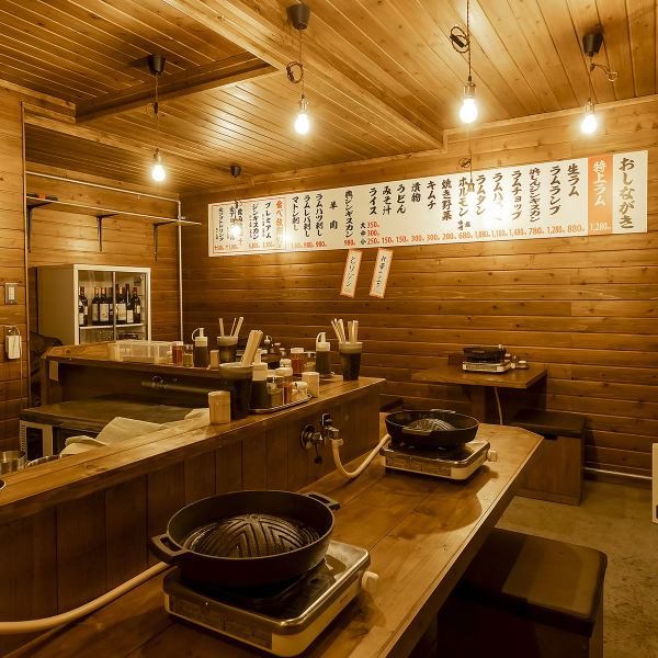 【深夜でも美味しさ満点のラム肉が楽しめる！】JR釧路駅から徒歩約18分、釧路の繁華街にある当店は、深夜26時まで営業中。仕事帰りや夜のお出かけの後に、ジューシーなラム肉を心ゆくまで堪能できます。夜遅くても新鮮な美味しさが待っているので、ぜひお立ち寄りください！