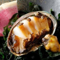 Butter grilled live abalone