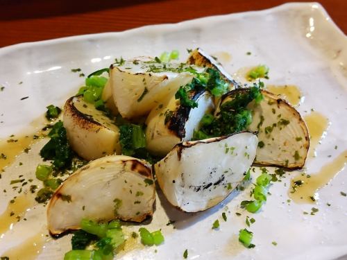 Grilled turnip with nori and salt