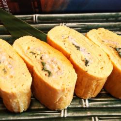 釜揚げしらすとチーズの出汁巻き玉子