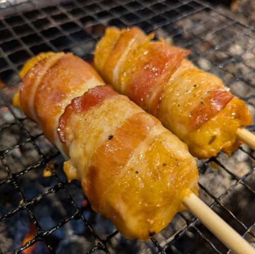 さつま揚げのベーコン巻き串