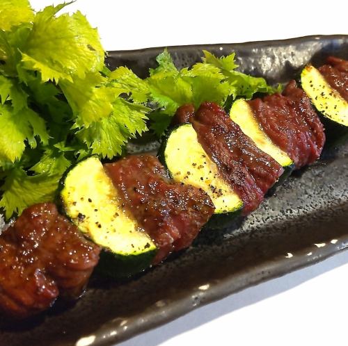 牛ハラミとズッキーニの大串焼き