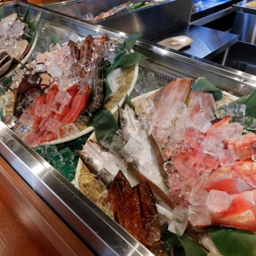 厳選食材の炉端焼き！
