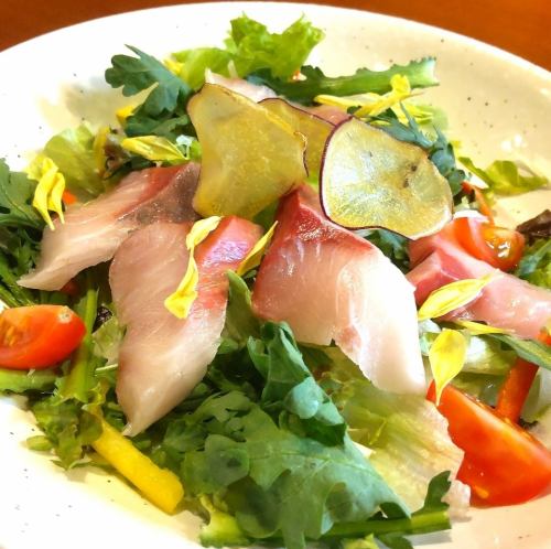 寒ぶりと春菊の柚子サラダ