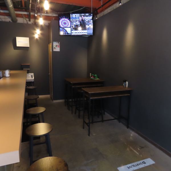 【大人の隠れ家】当店は上石神井駅から徒歩1分のアクセス抜群のカフェ＆バー♪一次会はもちろん、二、三次会などの「最後にもう一杯・・・！」を叶える大人の隠れ家です♪レアものウイスキーをはじめ、豊富なウイスキーとお食事、おつまみを揃えております◎