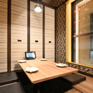 We have prepared a completely private room with a sunken kotatsu that can be used by 2 or more people.You can choose between smoking and non-smoking seats.Please do not hesitate to contact us.