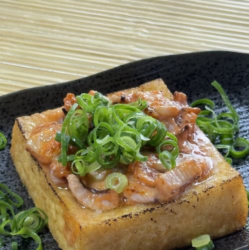 厚揚げの塩辛のっけ焼き