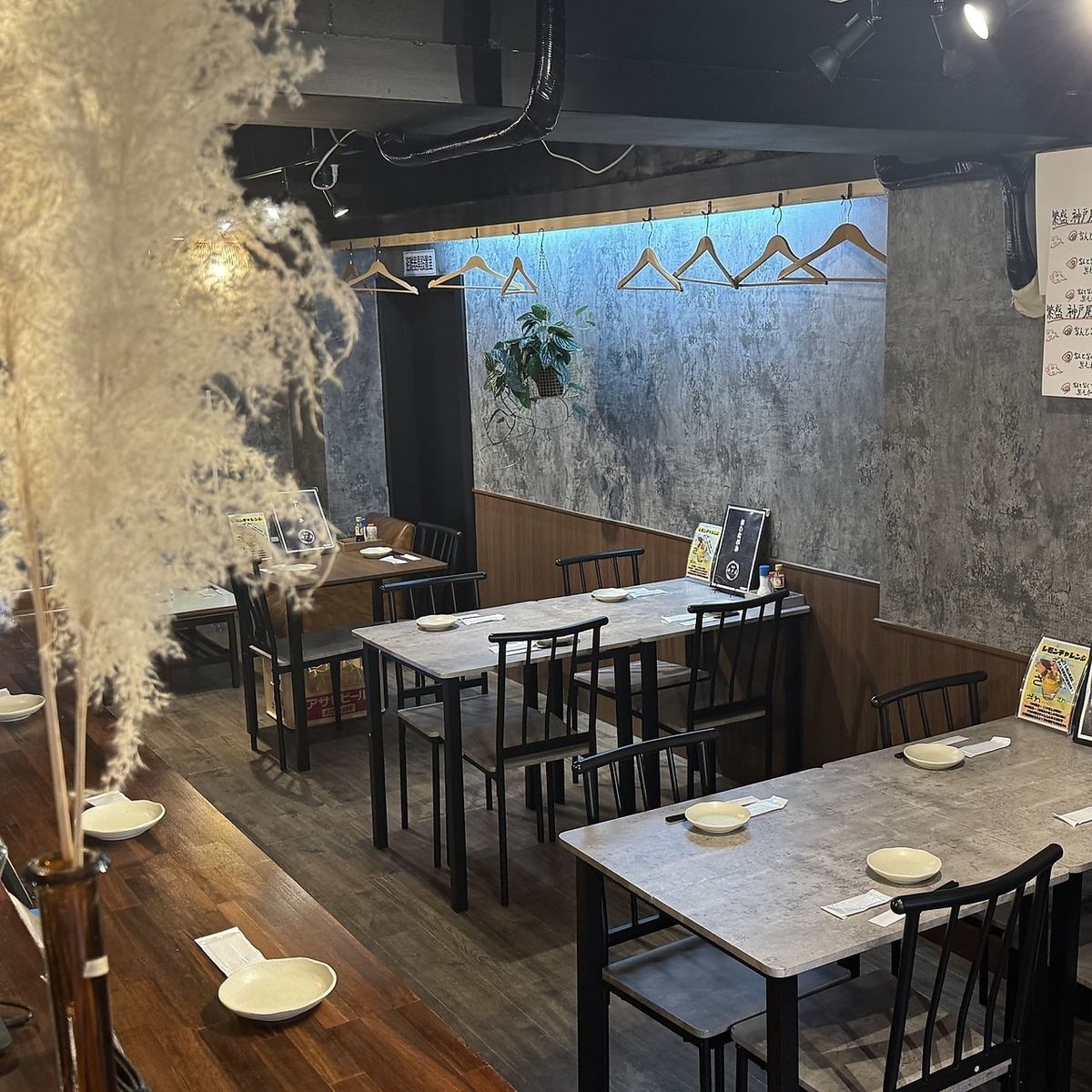 An adult pub | All-you-can-drink options available from 1,500 yen