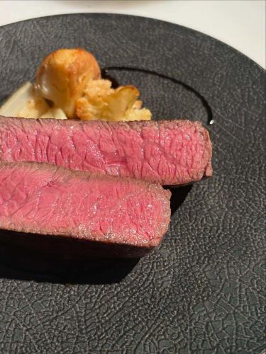 新年快乐。这是 Blue Doors Tominaga。感谢大家，我们才能顺利完成2025年的业务计划！
我们将继续与最优秀的员工合作，为您打造独一无二的最佳用餐体验！
2026年，我们将于4日下午5点开门营业！我们已在官方网站上接受在线预订，欢迎光临！

山本先生，今年的鸭肉荞麦面还是那么好吃！！

#蓝色大门
#bluedoors
#意大利
#侍酒师
#元八幡

https://bluedoors-motoyawata.owst.jp/