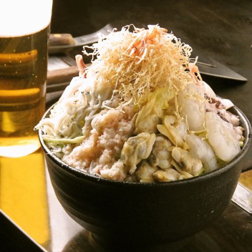 Daruma-kun (squid, octopus, shrimp, scallops, crab, whitebait, clams)