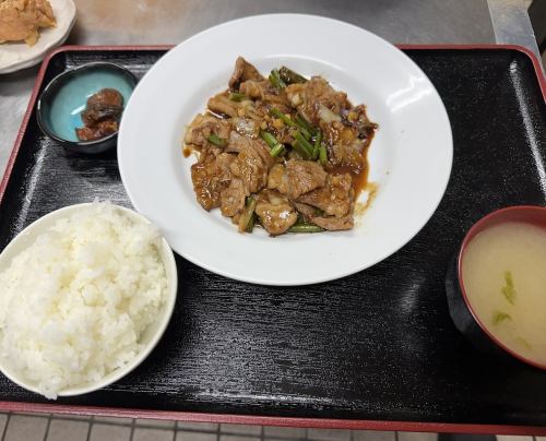 スタミナ牛ハラミ定食