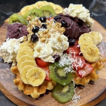 NEW【スイーツ好き必見♪お一人でもOK！】季節のフルーツやアイスたっぷりパーティボウル