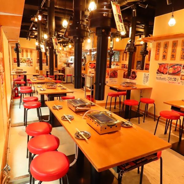明るく活気のある店内はご家族・ご友人とのお食事や仕事仲間との飲み会などにご活用いただけます。また、サプライズのご相談も承っておりますので、記念日・お誕生日など大切な人との特別な日のお食事などでのご利用もおすすめです◎また訪れたいと思っていただける空間作りとおもてなしで皆様をお迎えいたします！