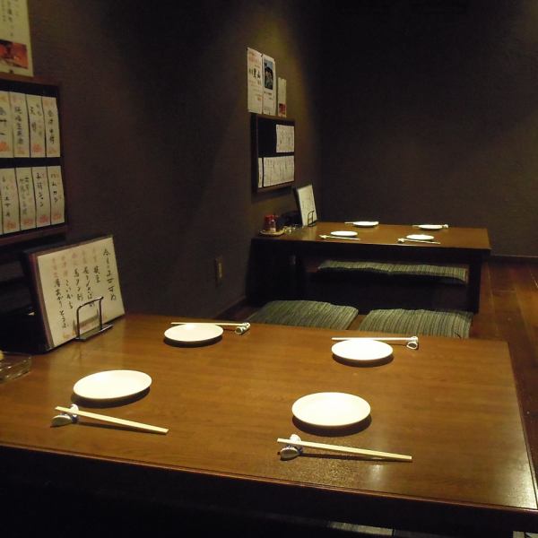 広い店内は席数も多く、大きな宴会も開催可能。座敷、掘りごたつ、テーブル、カウンターと好みの席で飲食が楽しめる。