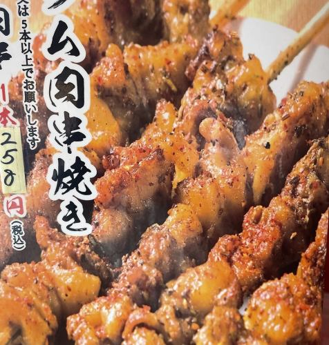 お酒が進む！ラム肉の串焼き
