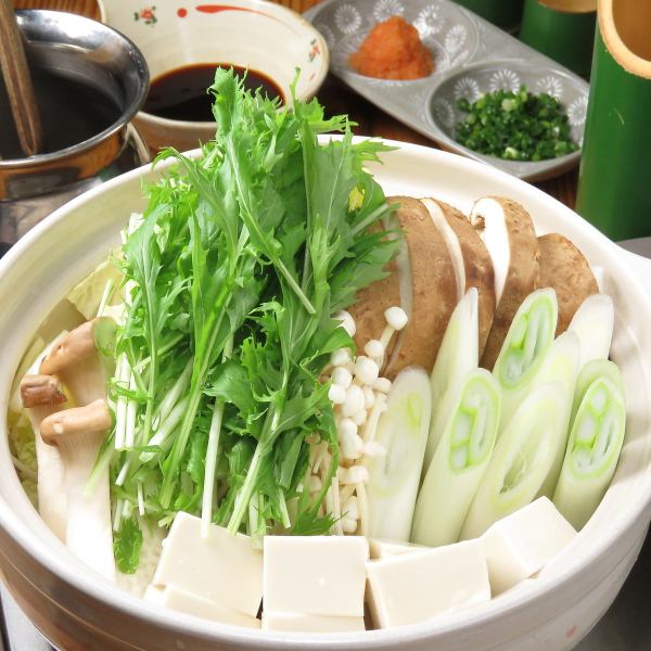 Various hot pot dishes are recommended regardless of the season ♪ Local chicken hot pot ★ 2,600 yen per person (excluding tax)
