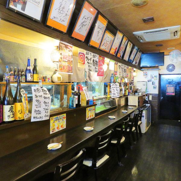 [L-shaped counter] A quick drink on your way home from work or a visit by yourself is also welcome! You can enjoy a private space with a wide space between seats ♪